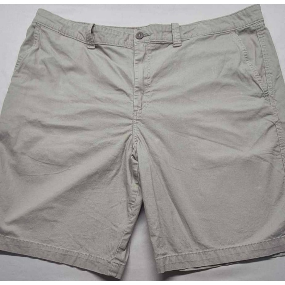Magellan Outdoors green khaki Flat Front Pockets Chino Men's‎ Shorts Sz 42W